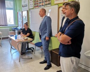 Помоћник министра Милан Пашић са осмацма из Нове Пазове